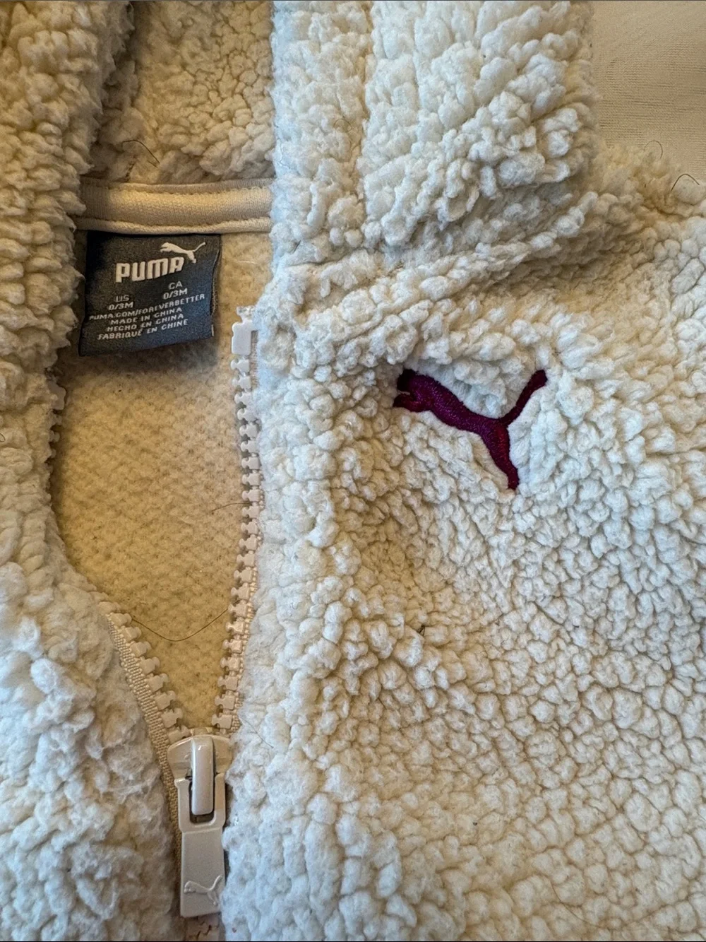 Puma Cream Sherpa Hoodie, Pants & Magenta Logo Tee - Picture 3 of 5